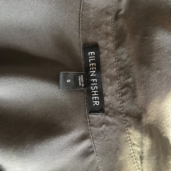 SOLD! Eileen Fisher long sleeve silk button down blouse - Picture 8 of 9